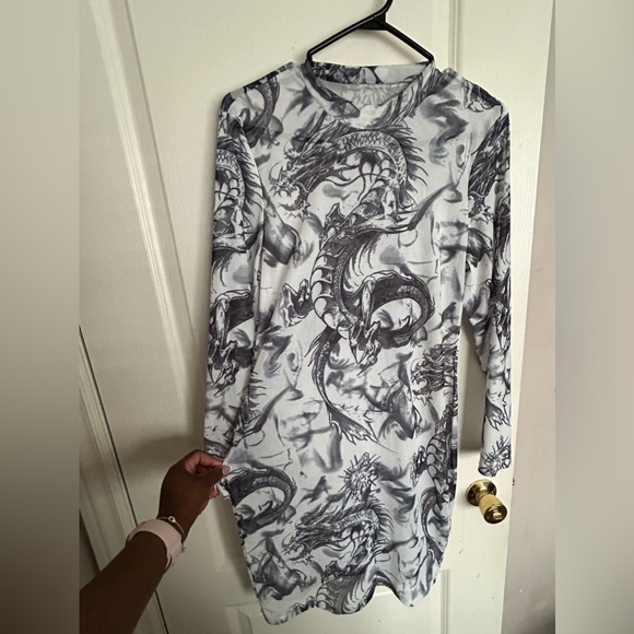 Shien Dragon Dress | Size: 0XL - Picture 1 of 5